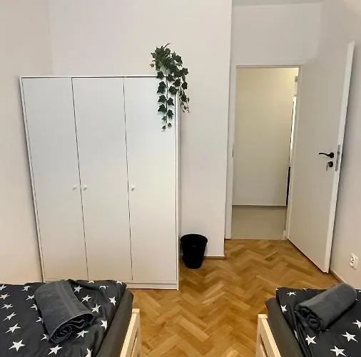 Warszawa Krucza Pokoje